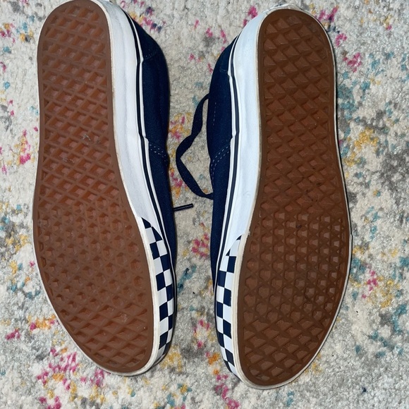 Vans - Picture 2 of 3